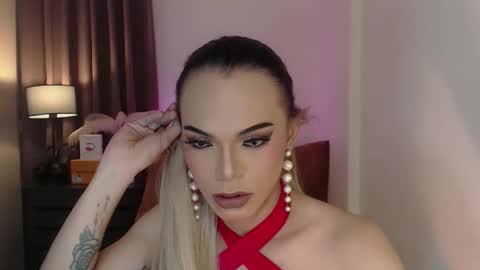 Snapshot of goddessmichaella chatting on December 2024 04:29:02 PM Michaella online show from December 2024 04:29:02 PM