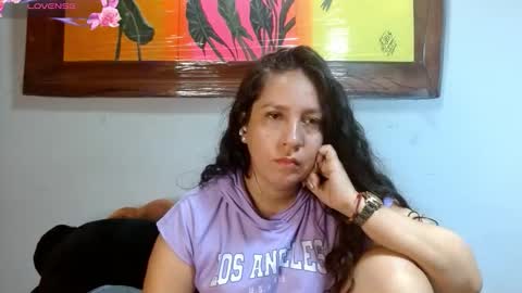  Naih Reyes online show from September 2025 04:01:01 AM