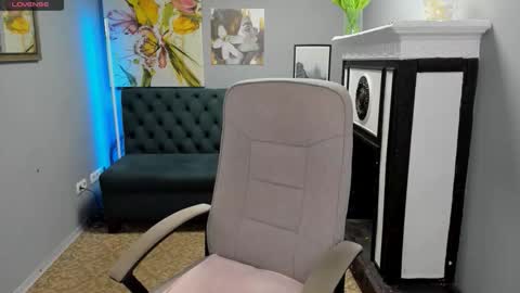 Snapshot of golden__rose chatting on October 2025 11:40:01 AM golden__rose online show from October 2025 11:40:01 AM