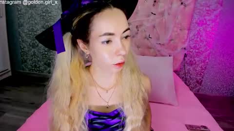 golden girl   online show from October 2025 02:01:02 AM