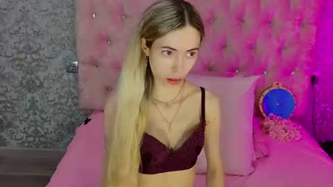 Snapshot of golden_girl__ chatting on July 2026 01:53:01 AM golden girl online show from July 2026 01:53:01 AM
