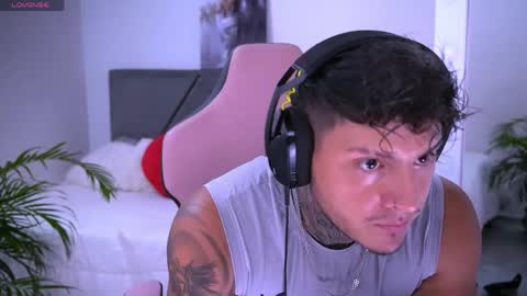 goldenatlasx online show from April 2026 10:44:02 PM