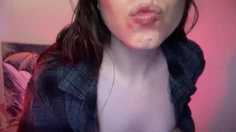 Snapshot of goldengirlcartierxo chatting on January 2025 06:24:01 AM Goldengirlcartier online show from January 2025 06:24:01 AM