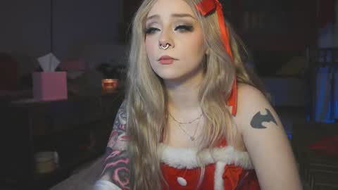 Snapshot of goldengoddessxxx chatting on December 2024 11:10:02 PM Sammy online show from December 2024 11:10:02 PM