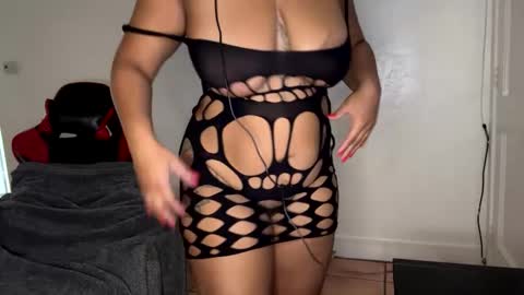 Snapshot of goldenpuss95 chatting on September 2025 03:57:01 PM GoldenPuss online show from September 2025 03:57:01 PM