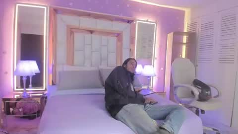 goldentemptation_ online show from June 2026 02:19:01 PM