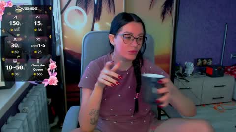 Snapshot of goldenwitchx chatting on April 2026 05:08:01 AM Polina online show from April 2026 05:08:01 AM