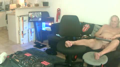 Snapshot of goldyguy011 chatting on July 2026 11:18:01 PM goldyguy011 online show from July 2026 11:18:01 PM