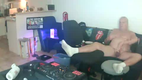 Snapshot of goldyguy011 chatting on July 2026 05:52:01 PM goldyguy011 online show from July 2026 05:52:01 PM
