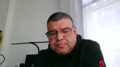 gomezgonz5 online show from September 2025 12:32:01 PM