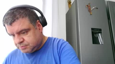 gomezgonz5 online show from October 2025 10:26:01 AM