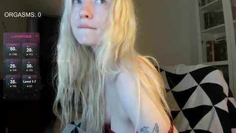 Snapshot of goodg_oddamn chatting on September 2025 03:41:02 AM SOPHIE online show from September 2025 03:41:02 AM