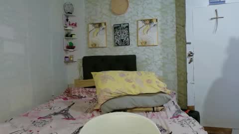 geneviev online show from April 2026 04:51:01 PM