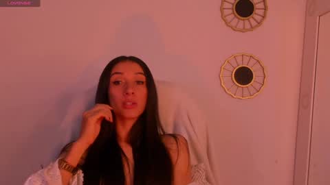 Snapshot of gorgeous_brunette chatting on December 2024 09:33:02 AM Rose online show from December 2024 09:33:02 AM