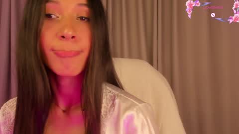 Snapshot of gorgeous_brunette chatting on February 2025 08:20:02 PM Rose online show from February 2025 08:20:02 PM