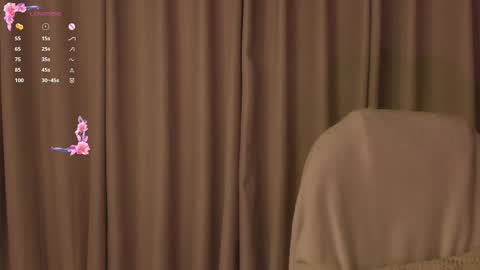 Snapshot of gorgeous_brunette chatting on March 2025 12:09:02 PM Rose online show from March 2025 12:09:02 PM