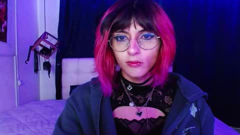 goth_minerva online show from November 2025 01:12:02 PM