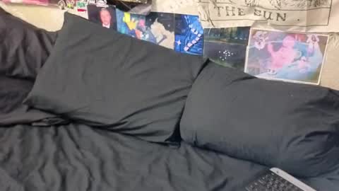 Amy online show from October 2025 07:03:02 PM