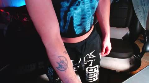 Kris online show from November 2025 11:02:02 AM