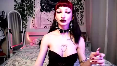 Snapshot of gothdesss chatting on February 2025 02:15:02 AM    online show from February 2025 02:15:02 AM