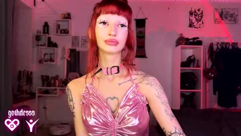Snapshot of gothdesss chatting on October 2025 12:53:01 AM    online show from October 2025 12:53:01 AM