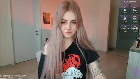 traumfrau Kira angel face devil eyes I SELL A LOT VIDEO IN GALLERY online show from February 2026 12:11:01 PM