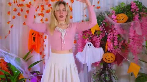 Snapshot of gracecaldwell chatting on October 2025 04:53:02 PM Grace online show from October 2025 04:53:02 PM