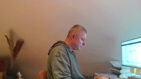 Snapshot of grau197077 chatting on February 2026 10:44:02 AM grau197077 online show from February 2026 10:44:02 AM