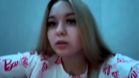 Lina 3 online show from February 2025 03:26:01 PM