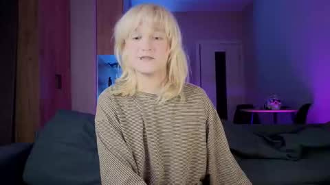 Greg-independent model online show from September 2025 09:04:02 PM