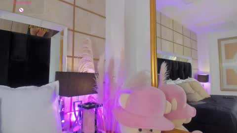 Greta Velvet  online show from October 2025 07:58:01 PM