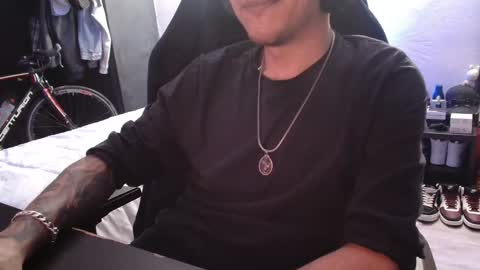 Snapshot of guayaco_ chatting on February 2025 06:41:01 PM Guayaco online show from February 2025 06:41:01 PM