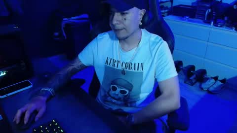 Snapshot of guayaco_ chatting on February 2026 06:52:01 PM Guayaco online show from February 2026 06:52:01 PM