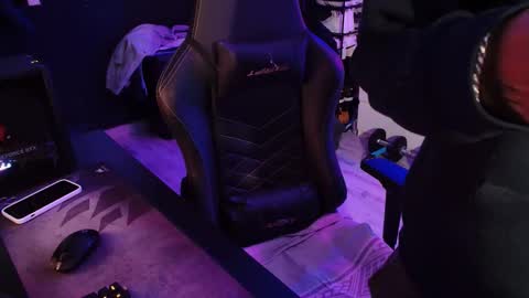 Snapshot of guayaco_ chatting on February 2026 06:42:01 PM Guayaco online show from February 2026 06:42:01 PM