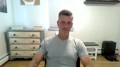 gudguy2025 online show from May 2026 05:20:02 PM
