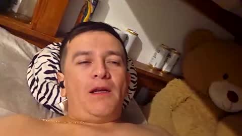 Snapshot of guillopineros chatting on April 2026 12:13:01 PM guillopineros online show from April 2026 12:13:01 PM