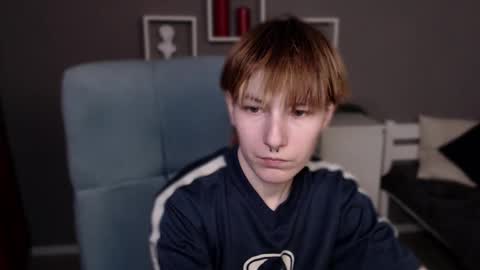 guitarandangell online show from February 2026 02:44:01 AM