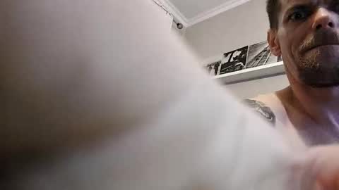 gunnarssonbenni33 online show from February 2026 09:33:02 PM