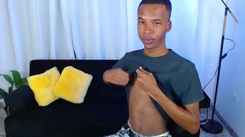 Snapshot of gusy_18 chatting on February 2026 08:14:02 PM Gusty online show from February 2026 08:14:02 PM