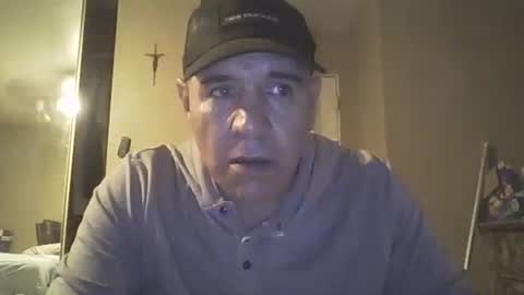 Snapshot of guy8inches4u chatting on November 2025 10:05:01 AM guy8inches4u online show from November 2025 10:05:01 AM