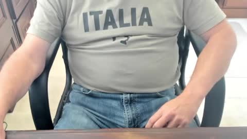 Guy online show from November 2025 04:18:02 PM