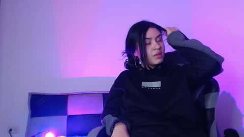 gwenhazel online show from November 2025 11:22:01 AM