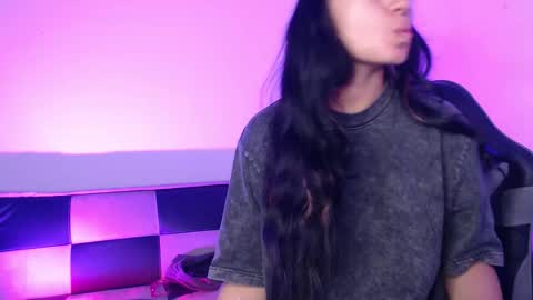 gwenhazel online show from November 2025 11:24:01 AM