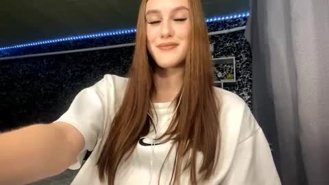 Snapshot of gwenmestayer chatting on September 2025 08:12:02 PM Gwen online show from September 2025 08:12:02 PM