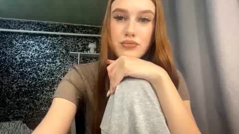 Snapshot of gwenmestayer chatting on October 2025 08:07:01 PM Gwen online show from October 2025 08:07:01 PM