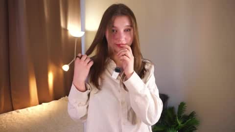 Molly online show from March 2026 05:19:01 AM