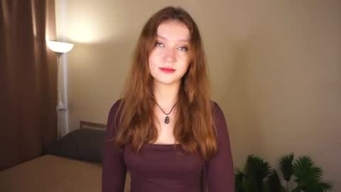 Snapshot of gwennielove chatting on June 2026 04:26:02 AM Molly online show from June 2026 04:26:02 AM