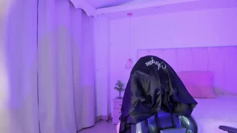gyal_8_ online show from March 2026 03:34:01 AM
