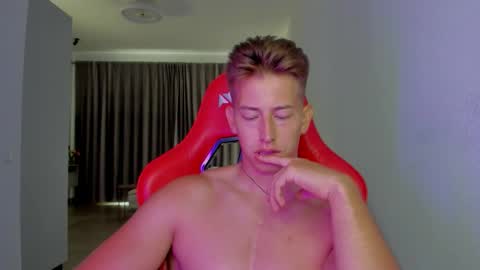 Oliver online show from November 2025 12:38:02 PM