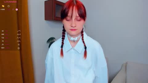 Kelly  Lilly online show from September 2025 06:44:02 PM